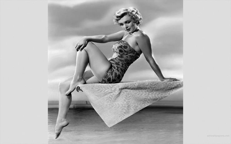 Marilyn Monroe - Marilyn-Monroe-Wallpaper-1024x768-2.jpg