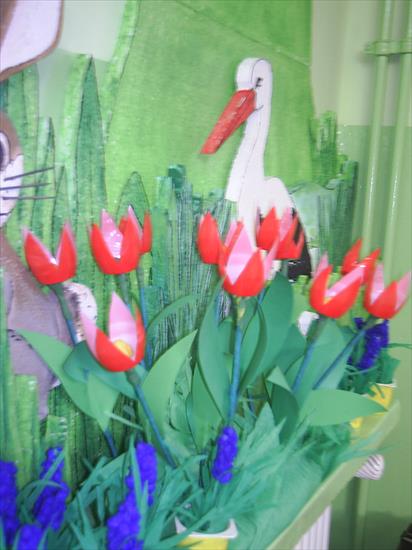 Pomysły na prezenty - tulipany z pudełek po  danonkach.jpg