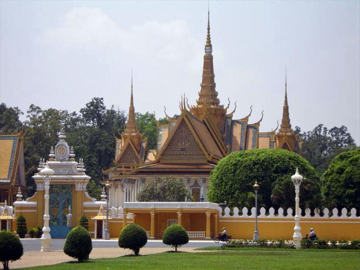 Tapety na pulpit - Kambodza_Roal-Palace.jpg
