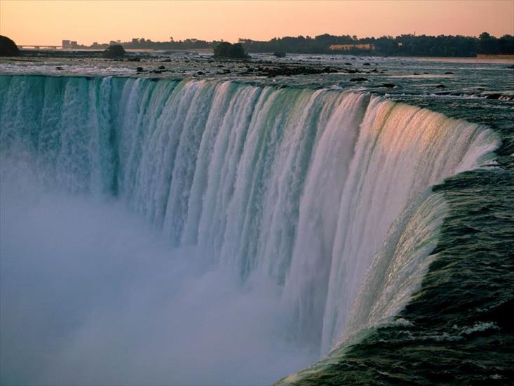 AMERYKA  INNE  KRAJE - Niagara-Falls-Canada.jpg