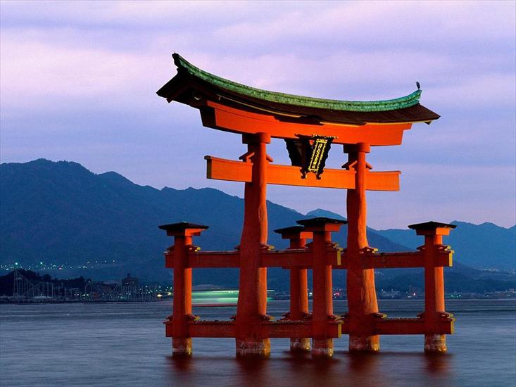 Japonia - Grand Gate, Itsukushima Shrine, Miyajima, Japan.jpg