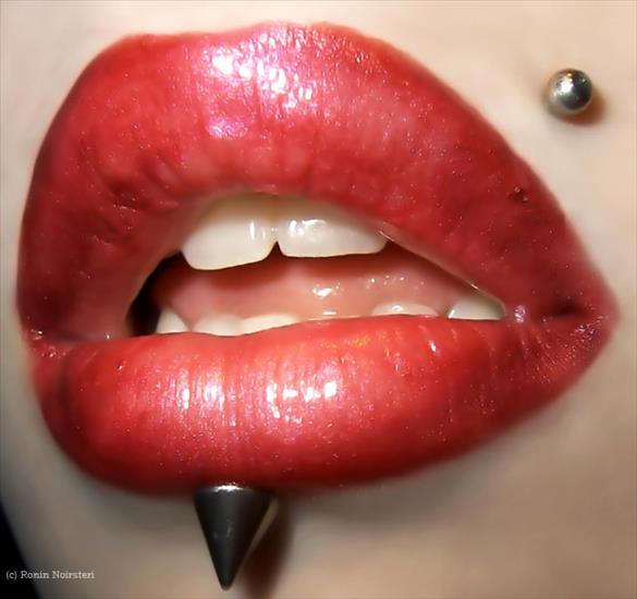 Usta - lips_by_Noirsteri.jpg